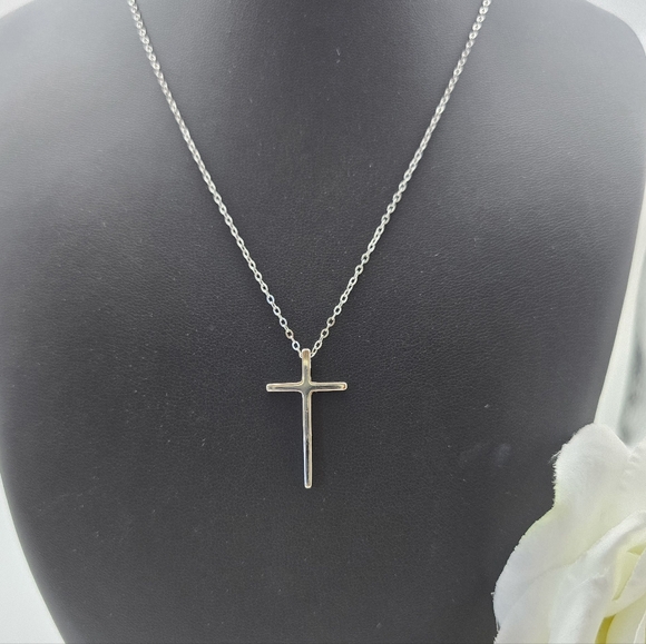SIMPLE CROSS STERLING SILVER NECKLACE - Picture 5 of 8